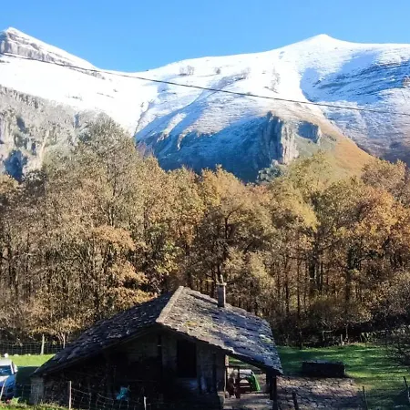 Pasiega La Reina Del Paraíso San Roque de Ríomiera