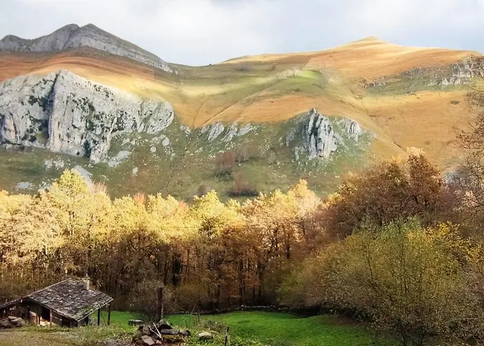 Pasiega La Reina Del Paraiso San Roque de Riomiera